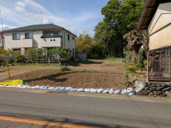 現地 