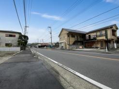 国道一号線沿い