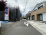 東側前面道路 