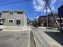 東側前面道路