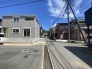 東側前面道路 