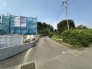 東側道路 