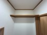 2階トイレ 　収納棚